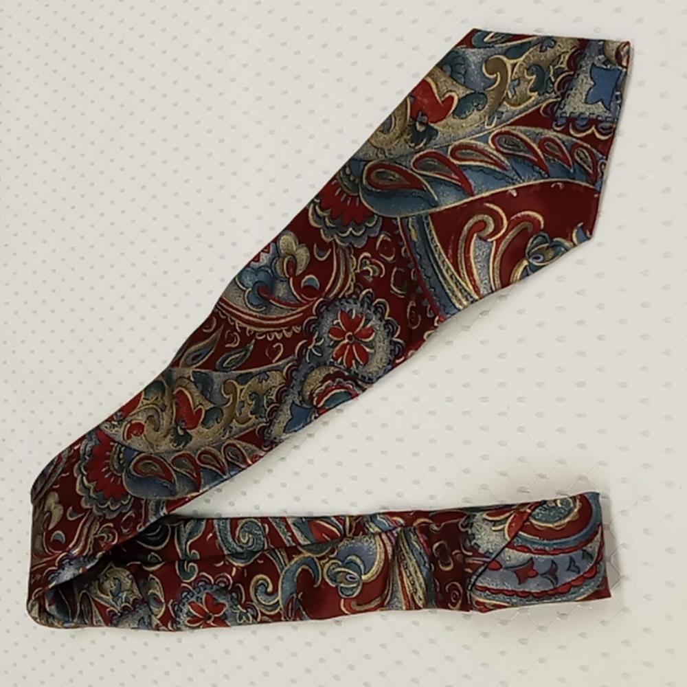 🟡CLEARANCE🟡 Vintage Strathmore Paisley Floral Silk Tie